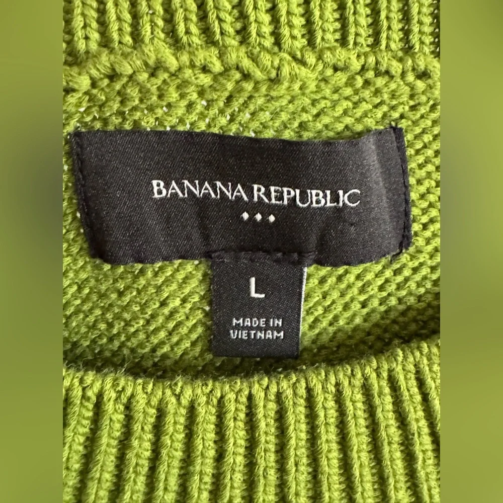 Banana Republic Crewneck Elbow Sleeve Sweater / Grass Green / Size Large - Picture 3 of 4